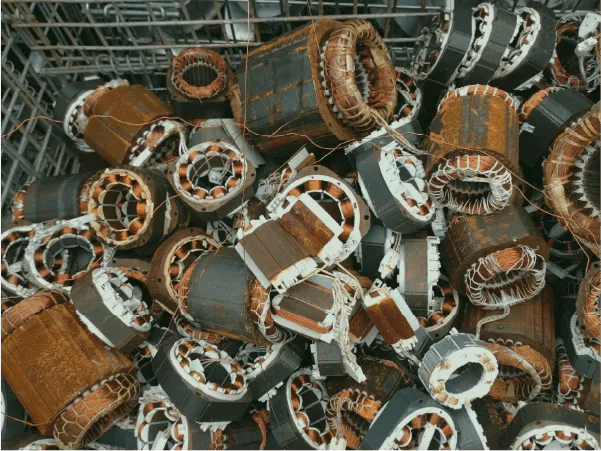 株式会社ナカキン 採用情報スライド4 解体スクラップ